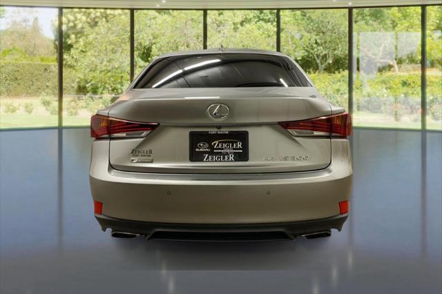 2019 lexus is 300 base