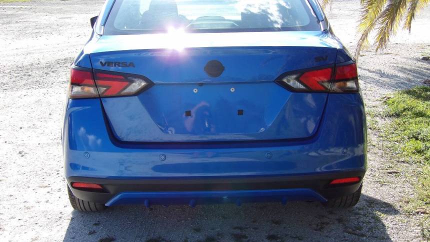 2021 nissan versa sv