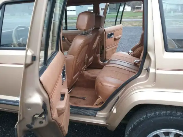 1986 jeep cherokee laredo package equipped