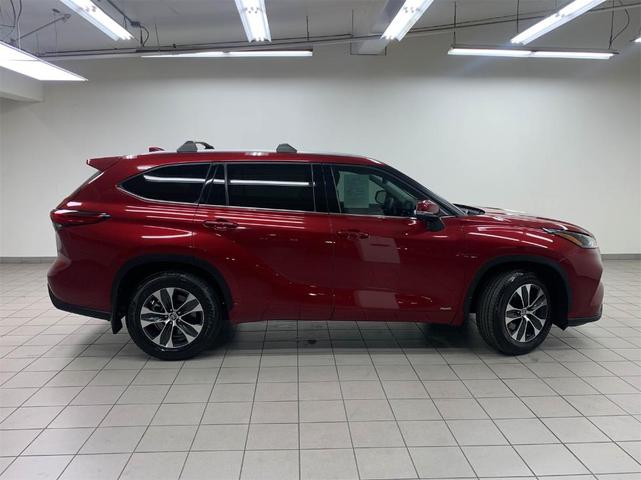 2022 toyota highlander hybrid xle