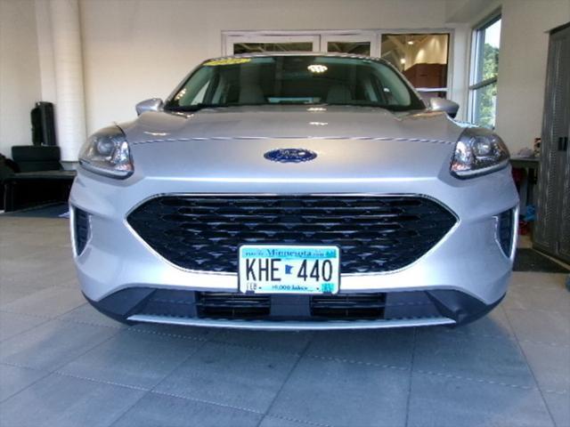 2020 ford escape se