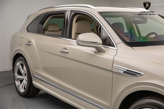 2023 bentley bentayga v8