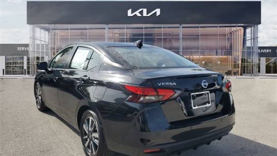 2021 nissan versa sv