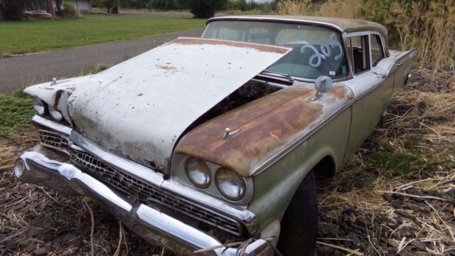 1959 ford custom 4 door sedan ***no reserve****