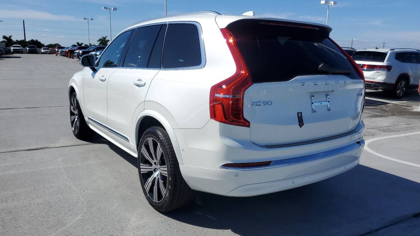 2024 volvo xc90 b5 plus bright theme