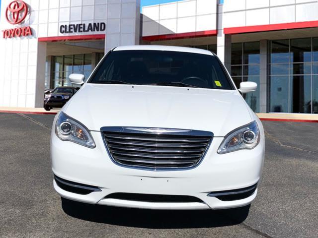 2013 chrysler 200 lx