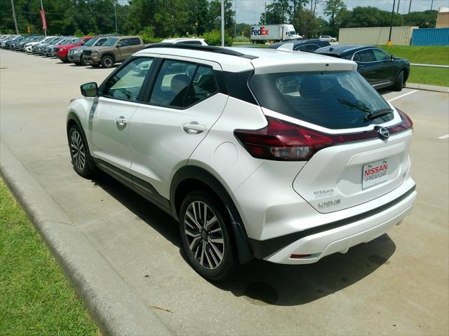 2023 nissan kicks sr