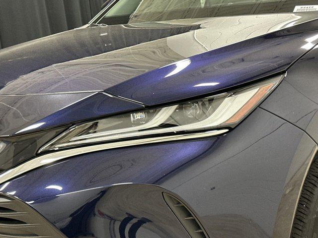 2023 toyota venza le