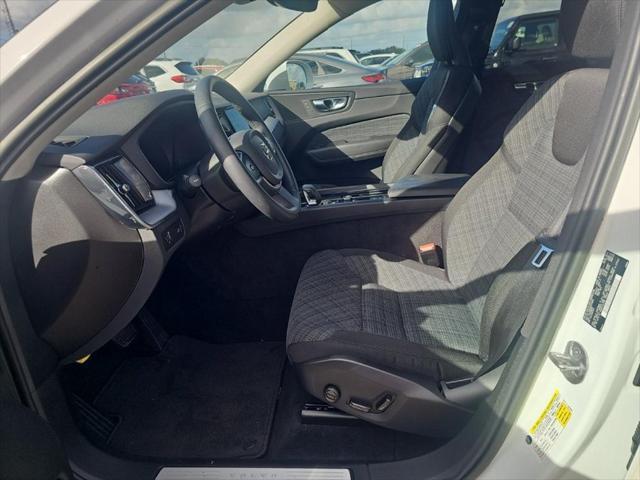 2022 volvo xc60 b5 momentum