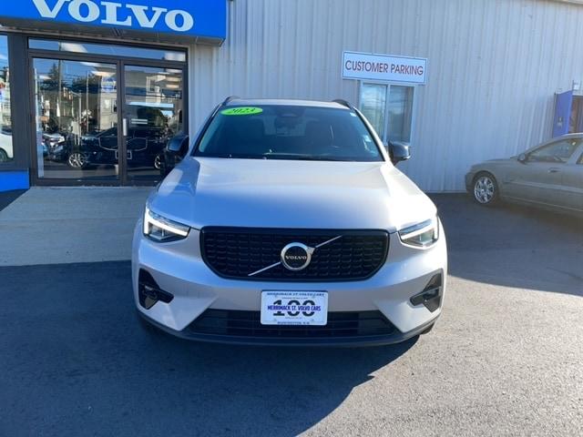 2023 volvo xc40 b5 plus dark theme