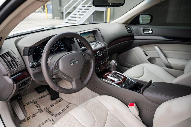 2011 infiniti g37x base
