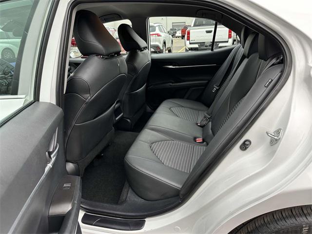 2023 toyota camry se