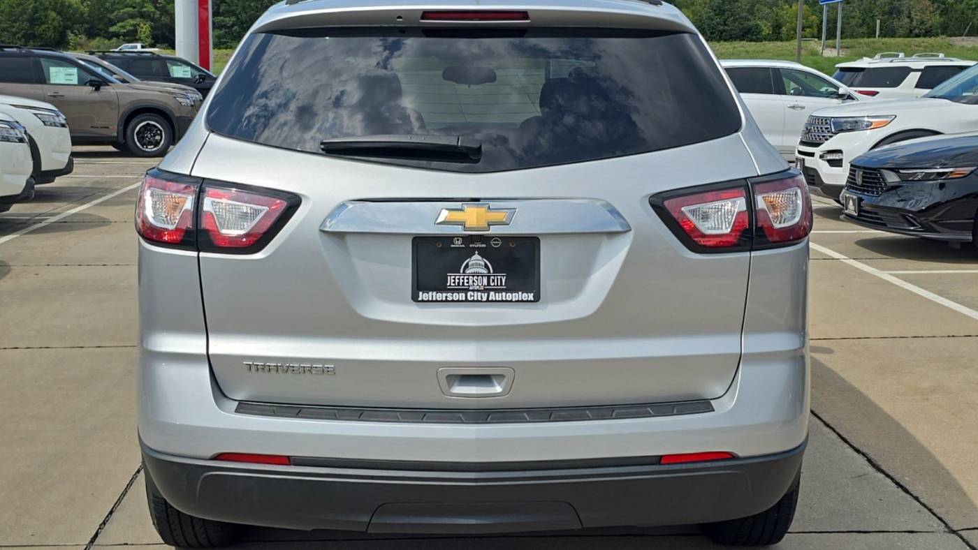 2017 chevrolet traverse ls