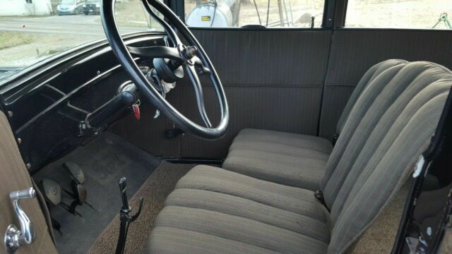 1927 model t ford two door