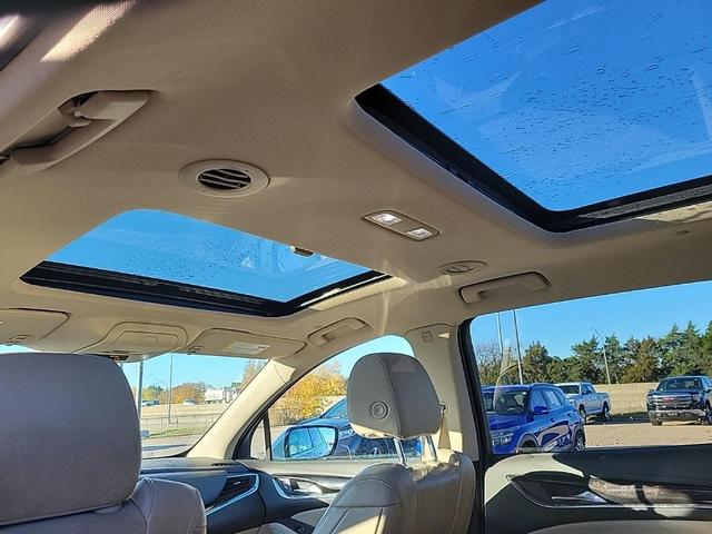 2021 buick enclave essence