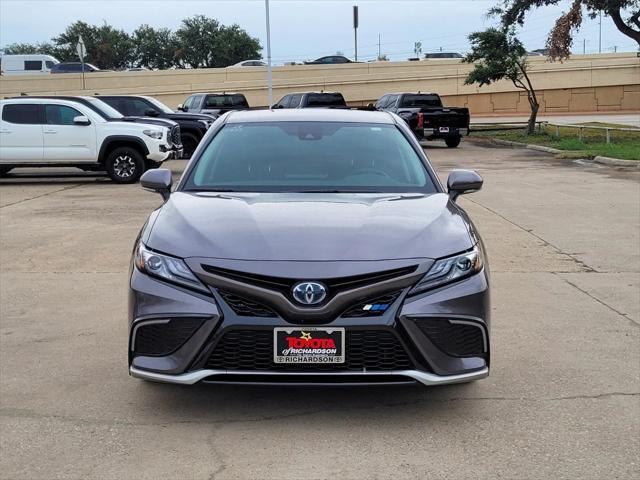 2024 toyota camry hybrid se