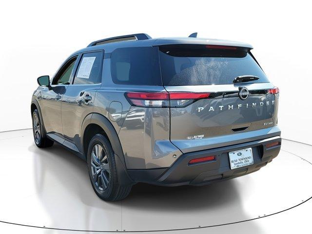 2022 nissan pathfinder sv