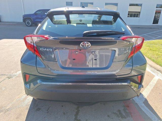 2021 toyota c-hr le