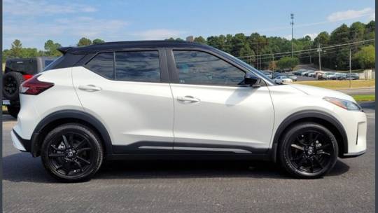 2021 nissan kicks sr