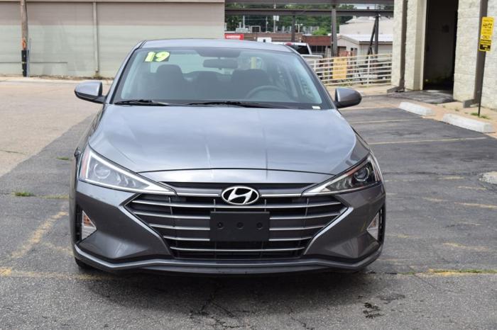 used 2019 hyundai elantra se sedan topeka, ks 66603 for sale in topeka, kansas