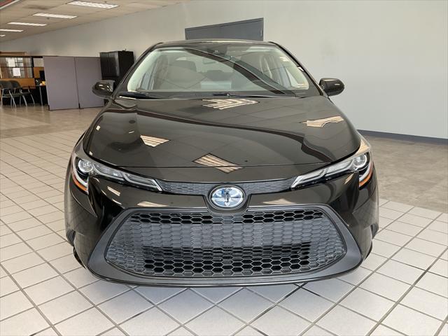 2022 toyota corolla hybrid le