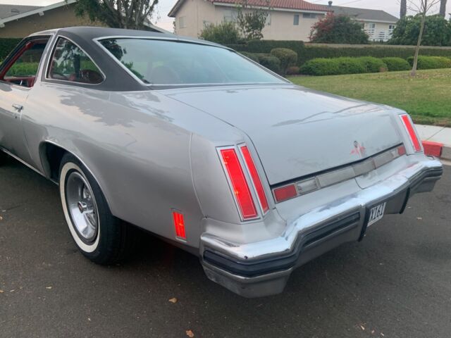 oldsmobile cutlass 46,550 miles, swivel bucket seats, console, auto trans floor