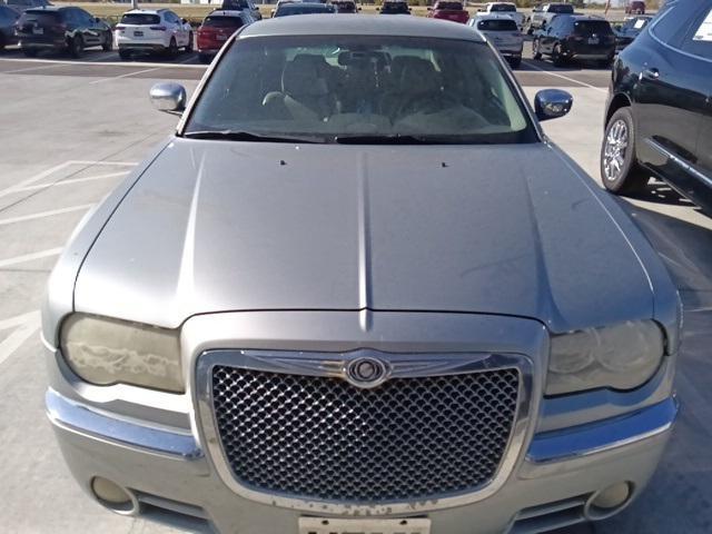 2005 chrysler 300c base