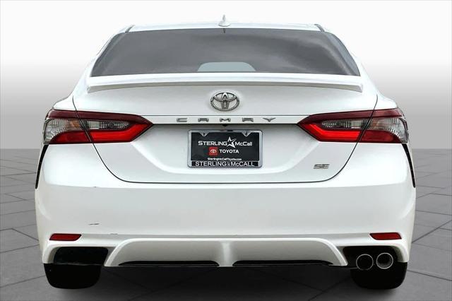 2022 toyota camry se