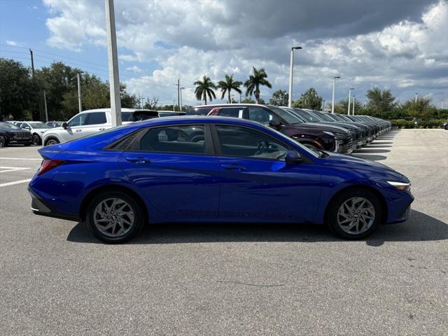 2024 hyundai elantra hev blue