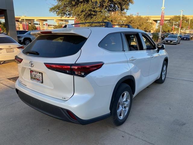 2020 toyota highlander le
