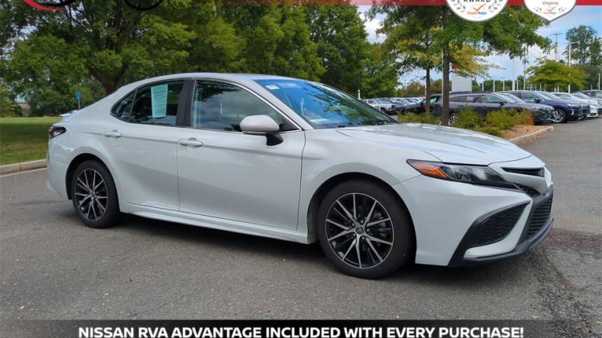 2022 toyota camry se