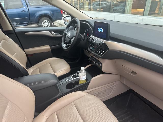 2020 ford escape sel