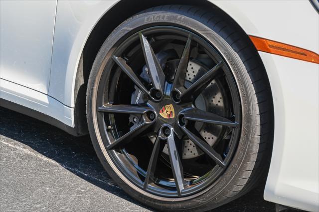 2022 porsche 911 carrera