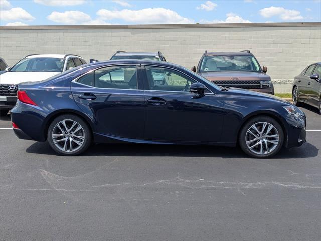 2018 lexus is 300 base