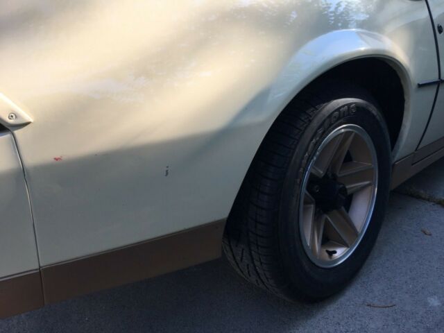 1984 chevrolet camaro z/28 52,000 miles cream coupe 305ci v8 5.0l 700r4