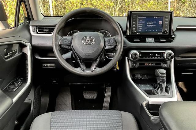 2021 toyota rav4 le
