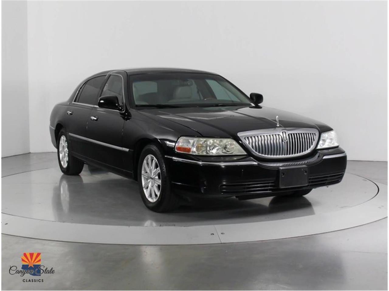 2010 lincoln town car