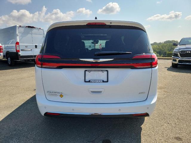 2023 chrysler pacifica touring-l