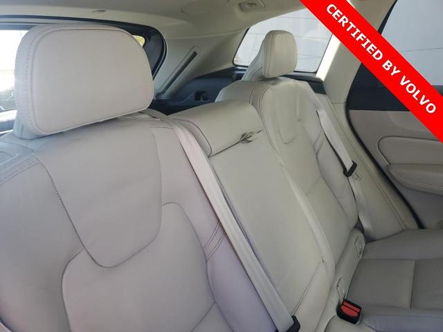 2022 volvo xc60 b5 inscription
