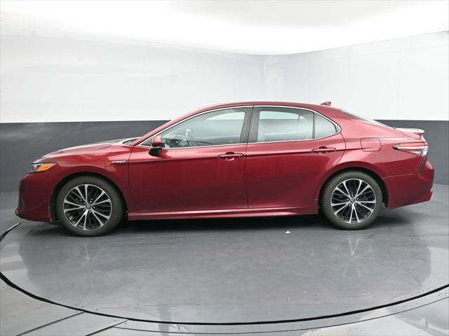 2018 toyota camry hybrid se