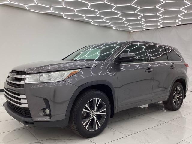 2017 toyota highlander le plus
