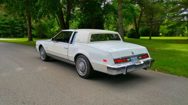 1984 oldsmobile toronado caliente edition