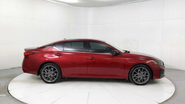 2023 nissan altima 2.0 sr