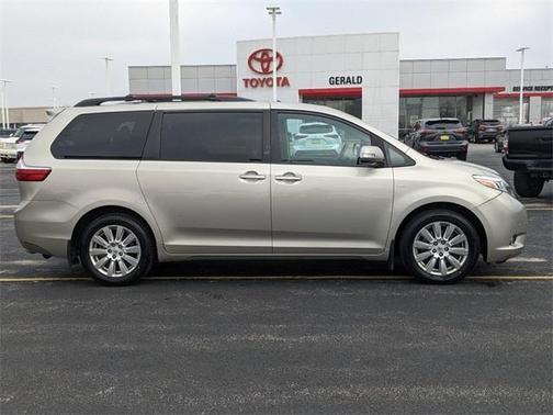 2017 toyota sienna in minneapolis, minnesota
