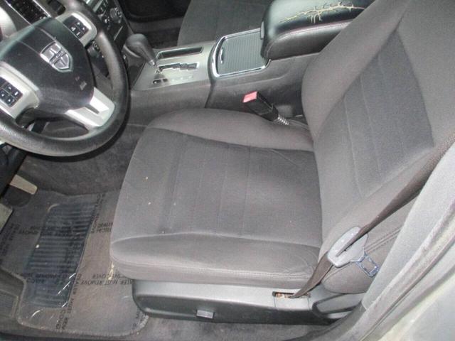 2012 dodge charger se