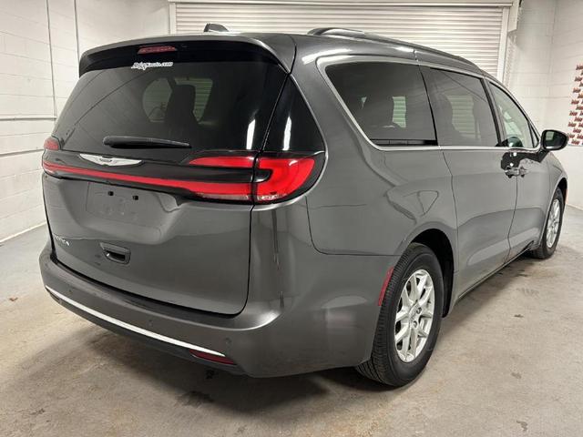 2022 chrysler pacifica touring-l