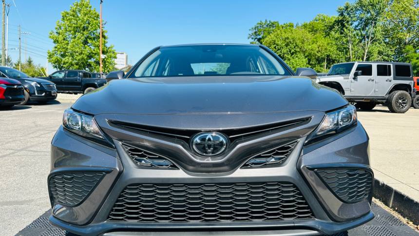 2023 toyota camry se