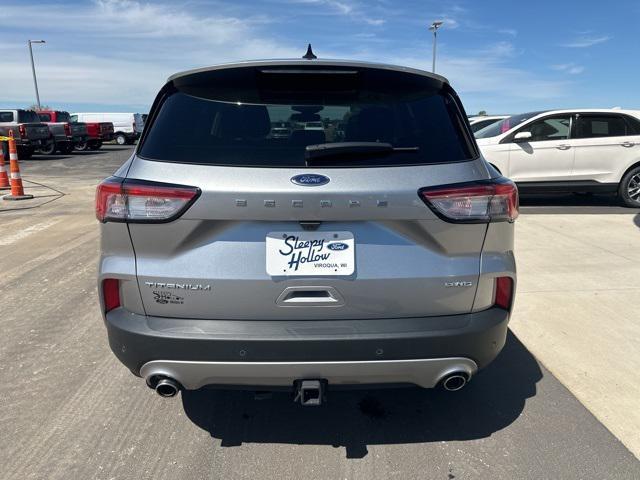 2022 ford escape titanium