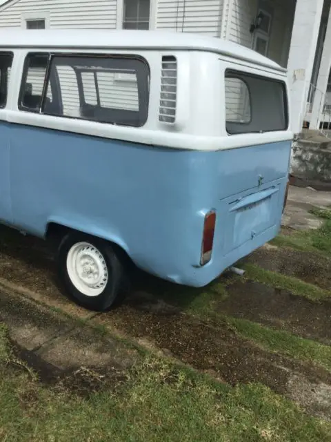 1972 volkswagen bus (kombi)