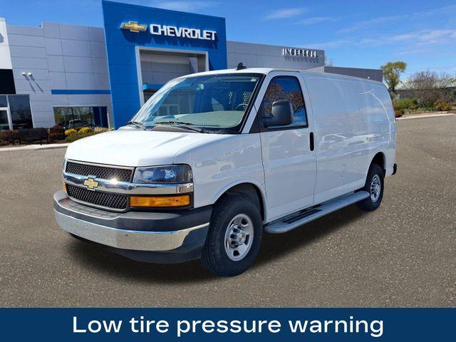 2022 chevrolet express 2500 work van